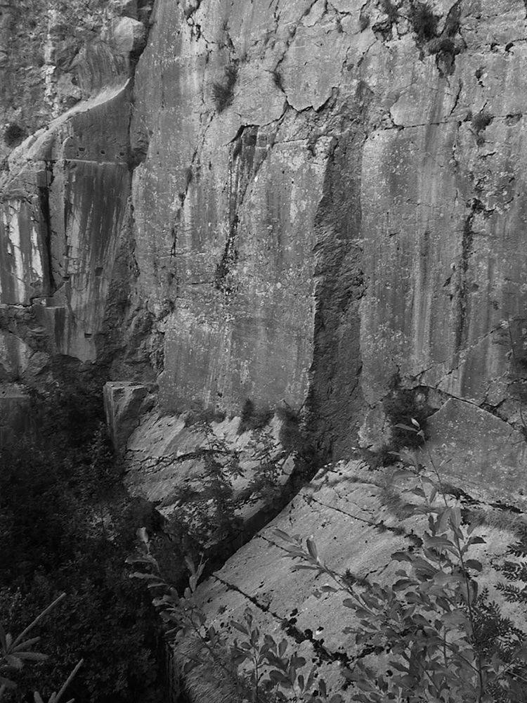 carri&egrave;re marbre Lavans